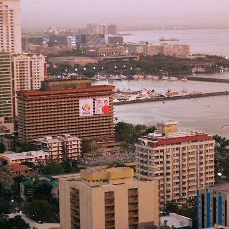 Birch Tower - Malate Rooms Manila Exterior photo